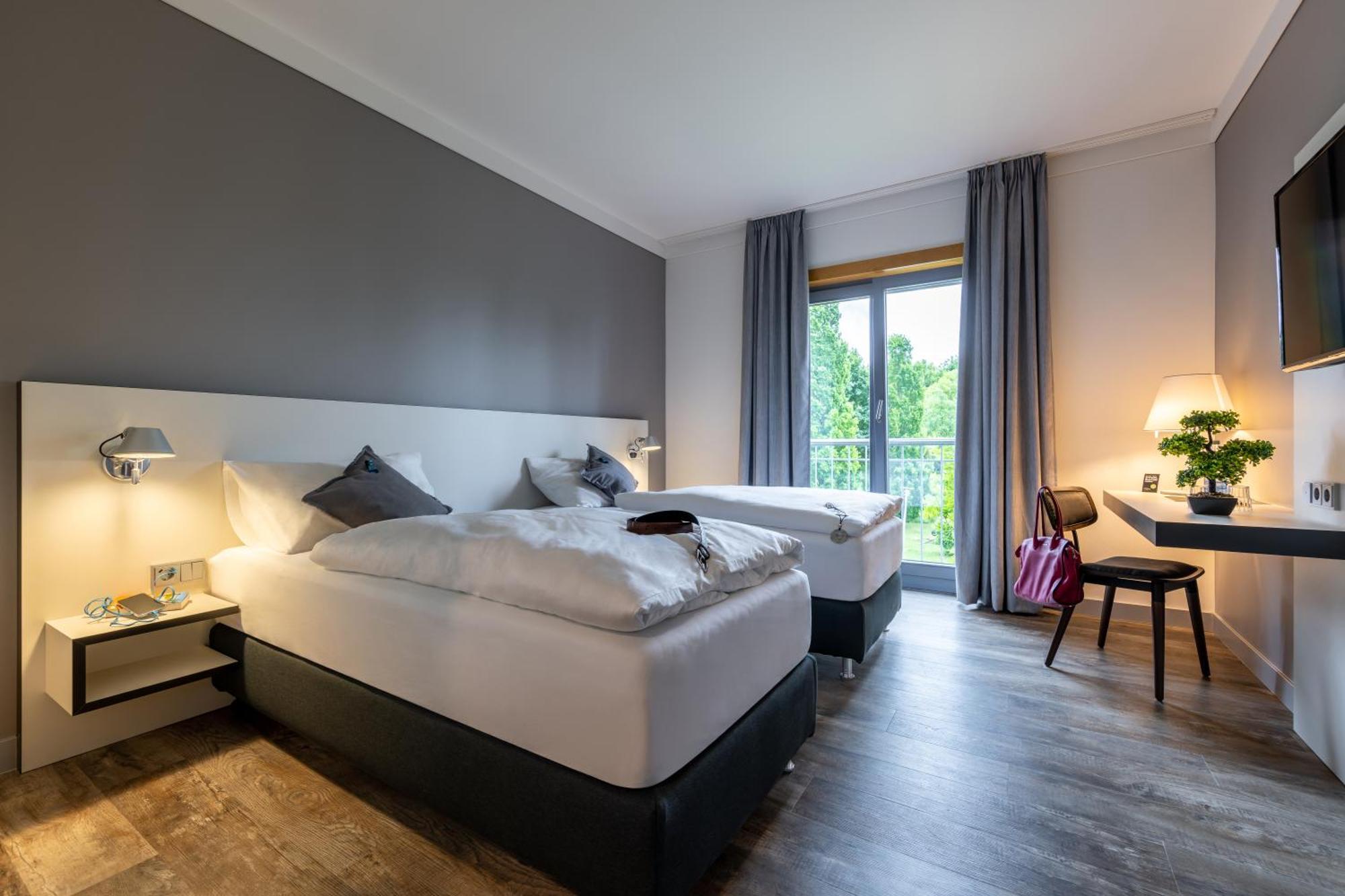 Hotel Leipheim Sued Exterior foto